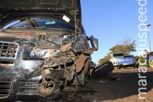 Motorista causa acidente ao trocar de faixa sem acionar a seta