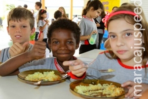 Merenda dos estudantes está garantida em 2015 Merenda dos estudantes está garantida em 2015