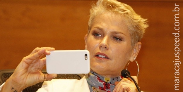 Para bancar Xuxa, Record planeja demitir 400 funcionários no Rio Para bancar Xuxa, Record planeja demitir 400 funcionários no Rio