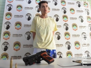 Polícia prende rapaz com carro furtado durante busca por autor de roubos