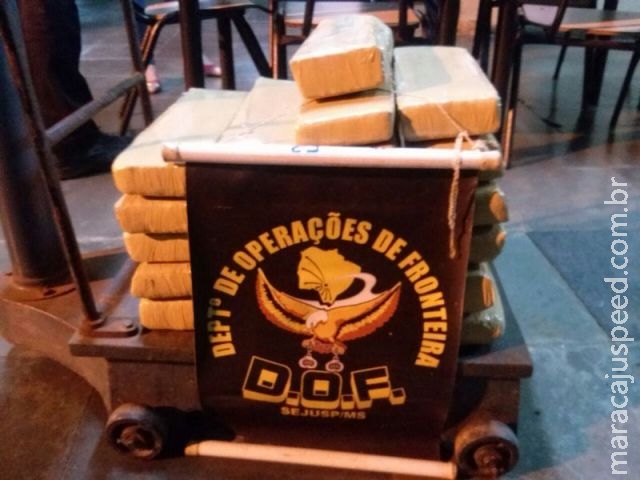 DOF prende jovem do Acre com 25 quilos de maconha, na região de Laguna Carapã DOF prende jovem do Acre com 25 quilos de maconha, na região de Laguna Carapã