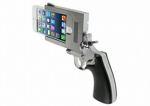 Capas para iPhone que imitam arma são alvos de críticas Capas para iPhone que imitam arma são alvos de críticas