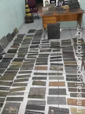 Polícia de MS apreende 190 placas de túmulos em empresa de reciclagem