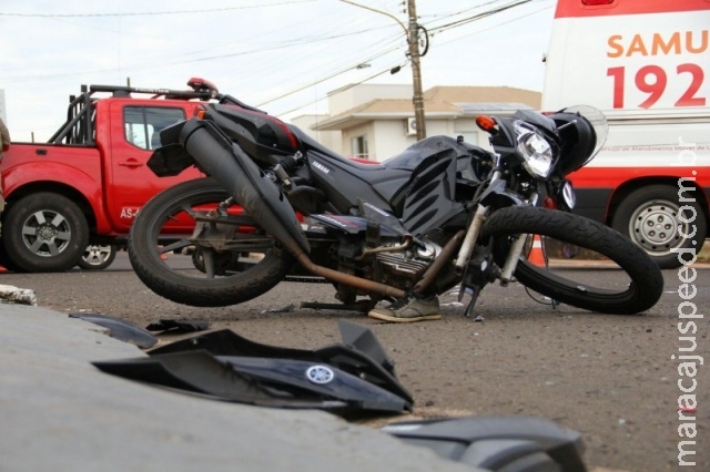 HB20 não para em preferencial e atropela motociclista em Campo Grande