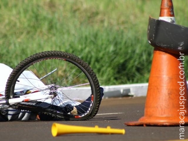 Caminhão atropela, mata e arrasta ciclista que trafegava fora da ciclovia