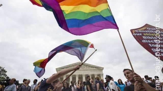 Nos EUA, gays devem ter benefícios iguais aos dos héteros Nos EUA, gays devem ter benefícios iguais aos dos héteros