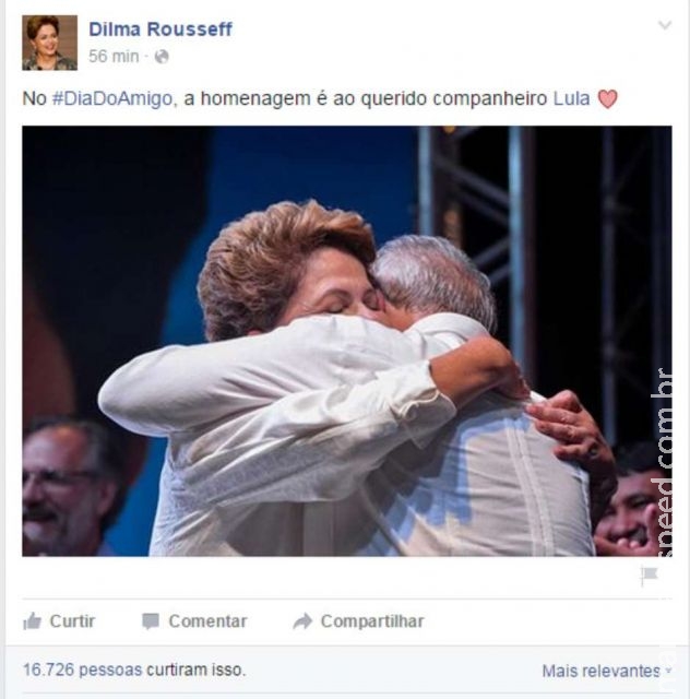Em meio a críticas, Dilma homenageia Lula pelo Dia do Amigo Em meio a críticas, Dilma homenageia Lula pelo Dia do Amigo