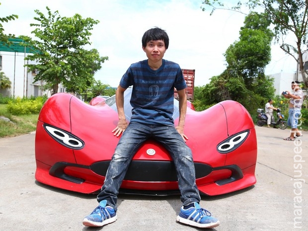 Chinês constrói carro elétrico com R$ 15 mil Chinês constrói carro elétrico com R$ 15 mil