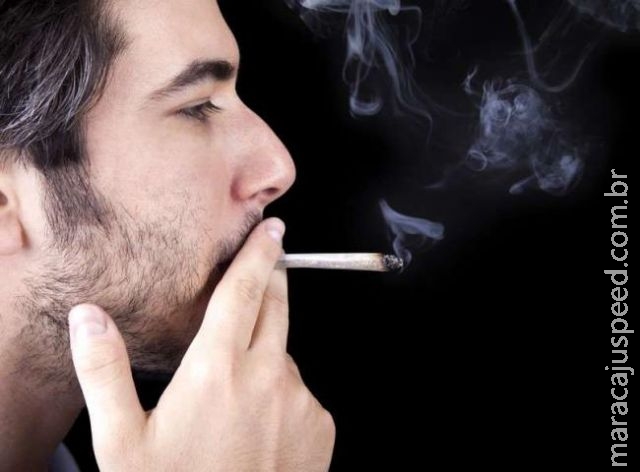Fumar maconha é 4 vezes mais perigoso para homens Fumar maconha é 4 vezes mais perigoso para homens