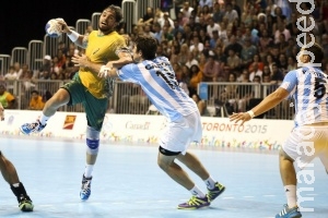Brasil derrota Argentina na prorrogação e conquista o ouro no handebol masculino Brasil derrota Argentina na prorrogação e conquista o ouro no handebol masculino