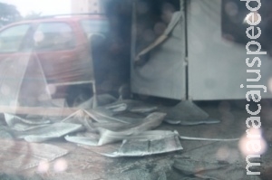 Empresa é destruída por incêndio e principal suspeito é esposa de dono Empresa é destruída por incêndio e principal suspeito é esposa de dono