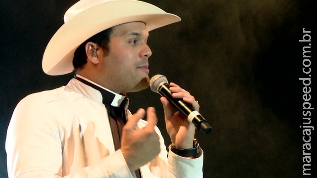 Empresários investem milhões de reais em novos cantores sertanejos Empresários investem milhões de reais em novos cantores sertanejos