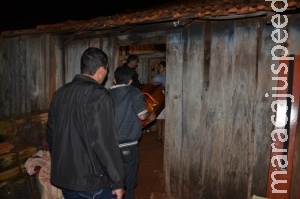 Corpo de homem é encontrado e polícia investiga o caso