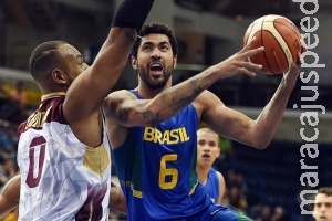 Brasil bate a Venezuela e segue com 100% de aproveitamento no basquete masculino