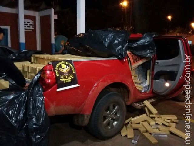 DOF apreende carro roubado e quase 1,5 toneladas de maconha no centro de Amambai