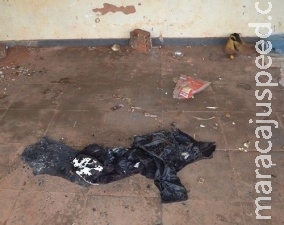 Morador de rua tem corpo queimado enquanto dormia em imóvel vazio