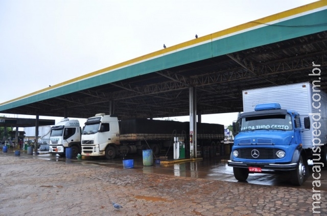 Abastecer em MS só se redução do ICMS chegar à bomba, dizem caminhoneiros Abastecer em MS só se redução do ICMS chegar à bomba, dizem caminhoneiros