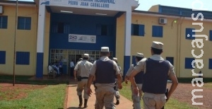 Homem condenado por assassinar a mãe e o irmão é morto a facadas em presídio