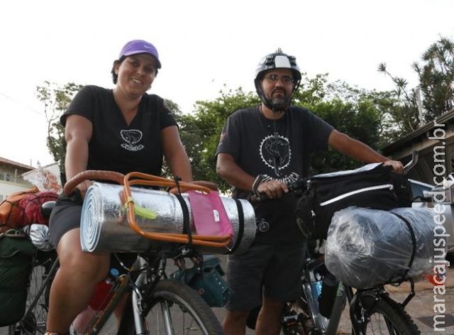 Pedalando, casal que saiu de SP para chegar a Cuiabá quer dar uma passada na Bolívia Pedalando, casal que saiu de SP para chegar a Cuiabá quer dar uma passada na Bolívia