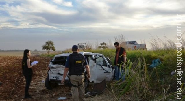 Colisão envolvendo três veículos provoca morte de passageiro