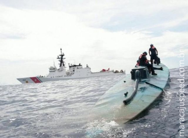 EUA apreendem "submarino" com quase 6 toneladas de cocaína EUA apreendem "submarino" com quase 6 toneladas de cocaína