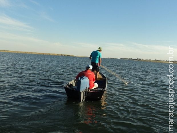 Homem é preso com 900 metros de redes e 17 quilos de pescado em MS Homem é preso com 900 metros de redes e 17 quilos de pescado em MS