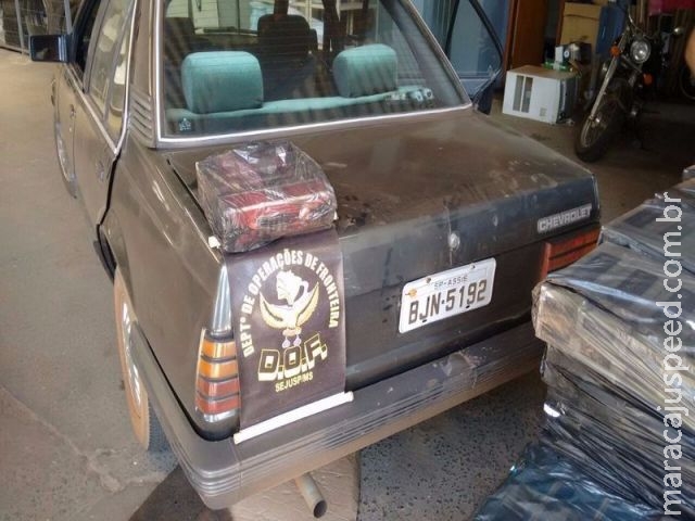 DOF apreende uma carga de mais de 20 mil em cigarro contrabandeado Laguna Carapã DOF apreende uma carga de mais de 20 mil em cigarro contrabandeado Laguna Carapã