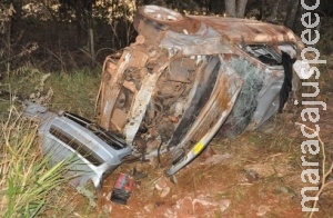 Traficante que transportava 1 t de droga capota carro e morre prensado
