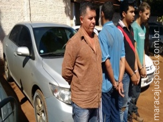 DOF prende quadrilha que trocava carro roubado no Brasil por droga no Paraguai DOF prende quadrilha que trocava carro roubado no Brasil por droga no Paraguai