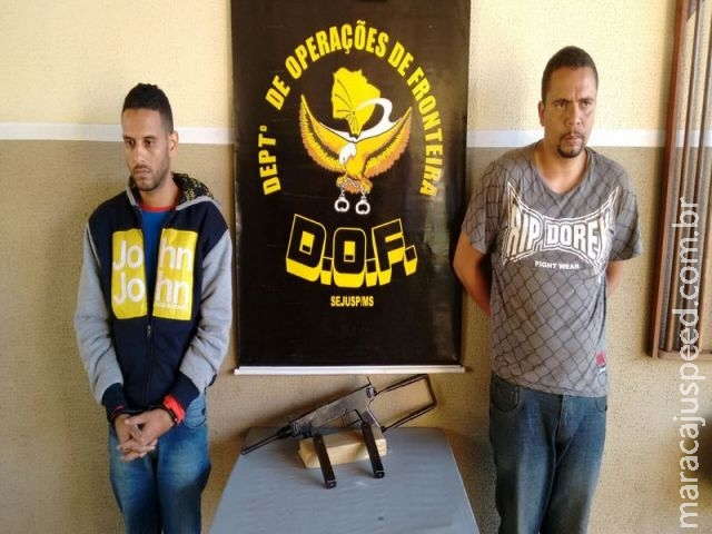 DOF apreende maconha e uma submetralhadora 9mm e prende prende dois elementos em Coronel Sapucaia DOF apreende maconha e uma submetralhadora 9mm e prende prende dois elementos em Coronel Sapucaia