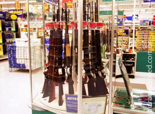 Walmart vai parar de vender fuzis e outras armas nos EUA Walmart vai parar de vender fuzis e outras armas nos EUA