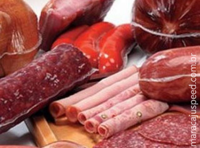 Carnes processadas podem ser uma ameaça à fertilidade masculina Carnes processadas podem ser uma ameaça à fertilidade masculina