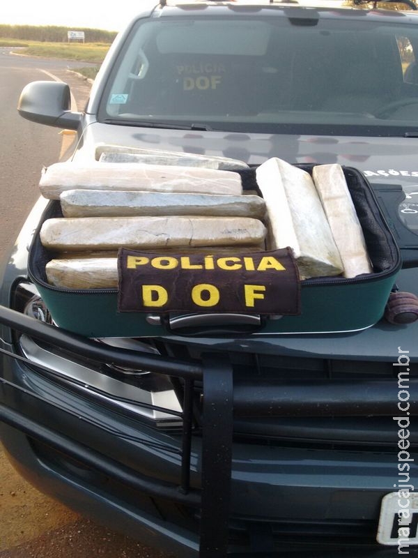 DOF prende mulher com mala recheada com 15 quilos de maconha e quase 2 quilos de cocaína em ônibus na região de Ponta Porã DOF prende mulher com mala recheada com 15 quilos de maconha e quase 2 quilos de cocaína em ônibus na região de Ponta Porã