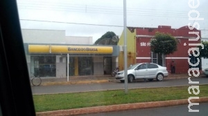 Flagrado em vaga de deficiente, prefeito assume erro e diz que é monitorado 24h