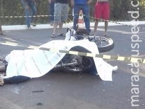 Mulher morre em colisão moto e carro na Capital