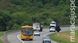 Uso do farol baixo durante o dia é obrigatório no Brasil?