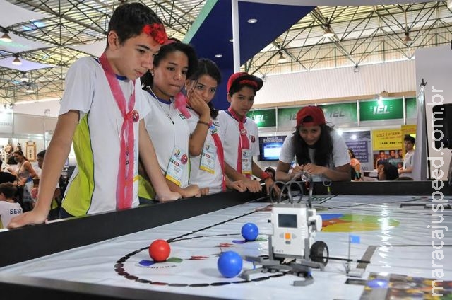 Sexta-feira tem torneio de robótica para estudantes em Naviraí Sexta-feira tem torneio de robótica para estudantes em Naviraí