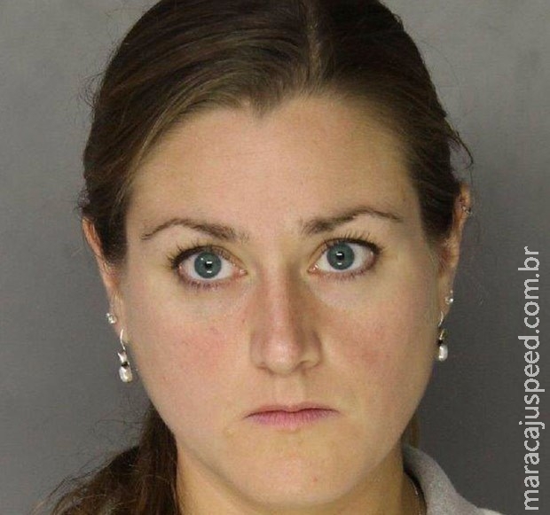 Professora pode pegar 7 anos por fazer sexo com aluno maior de idade Professora pode pegar 7 anos por fazer sexo com aluno maior de idade