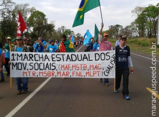 Grupo de sem-terra inicia caminhada de 100 km rumo a Campo Grande Grupo de sem-terra inicia caminhada de 100 km rumo a Campo Grande