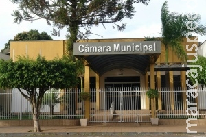 Vereadores ignoram proposta e rejeitam ganhar salário inferior a R$ 6 mil por mês Vereadores ignoram proposta e rejeitam ganhar salário inferior a R$ 6 mil por mês