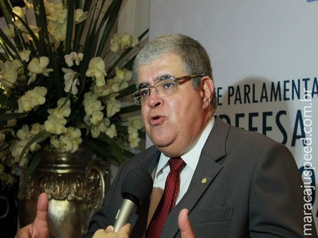 Deputado apresenta projeto de Lei que torna permanente o registro de arma de fogo Deputado apresenta projeto de Lei que torna permanente o registro de arma de fogo