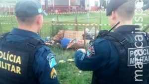 Jovem é encontrado morto dentro de lixeira com 10 tiros de 9mm