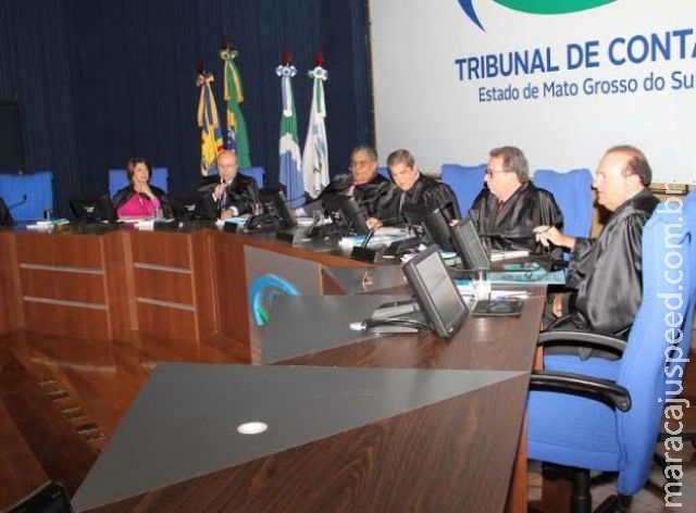 TCE-MS determina devolução de R$ 229 mil e aplica R$ 75 mil em multas a gestores públicos TCE-MS determina devolução de R$ 229 mil e aplica R$ 75 mil em multas a gestores públicos