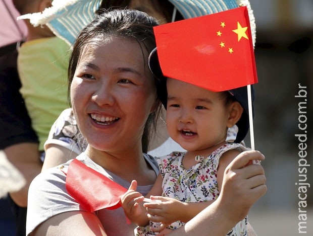 China acaba com a política do filho único e permitirá 2 crianças por casal