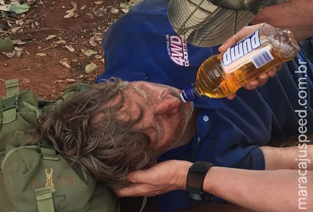 Homem come formigas e sobrevive 6 dias no deserto na Austrália Homem come formigas e sobrevive 6 dias no deserto na Austrália