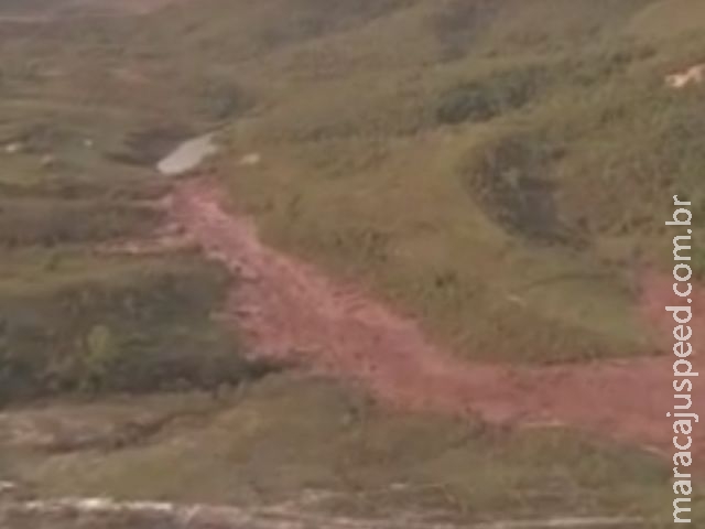 Veja avalanche de detritos avançando sobre cidade mineira