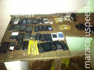 Homem tenta arremessar 37 celulares e serras para dentro de Presídio em Dourados