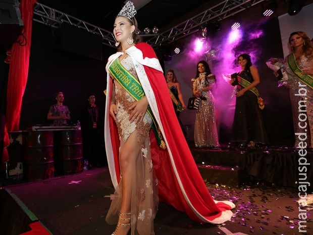 Em noite de glamour, candidata de 20 anos é eleita Miss Curitiba Trans 2015 Em noite de glamour, candidata de 20 anos é eleita Miss Curitiba Trans 2015