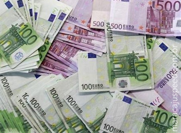 Para não deixar herança, idosa de 85 anos destrói quase 1 milhão de euros Para não deixar herança, idosa de 85 anos destrói quase 1 milhão de euros