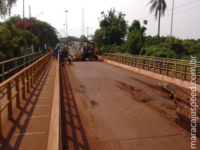 Maracaju: Ponte sobre o córrego Montalvão na Avenida Marechal Deodoro está sob manutenção e está interditada Maracaju: Ponte sobre o córrego Montalvão na Avenida Marechal Deodoro está sob manutenção e está interditada